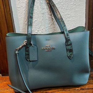 Coach Avenue Carryall in dark turquoise with snake skin trim